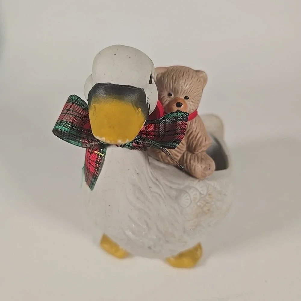 Vintage Ceramic Teddy Bear on‎ Goose Back Bows Candy Dish Planter Trinket Holder
